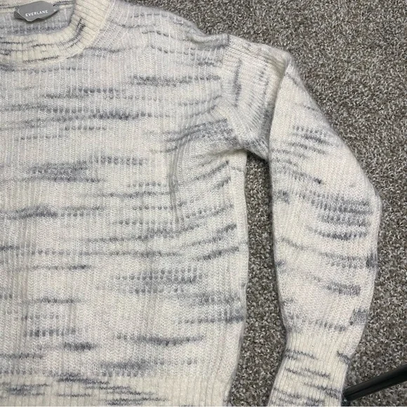 Everlane The Oversized Alpaca Crew - Picture 9 of 13